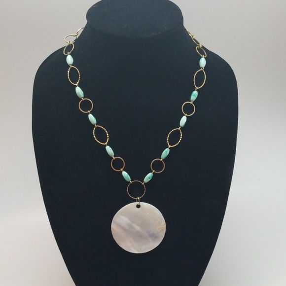 Avon Jewelry - 💕Shell Turquoise Bead & Loop Necklace